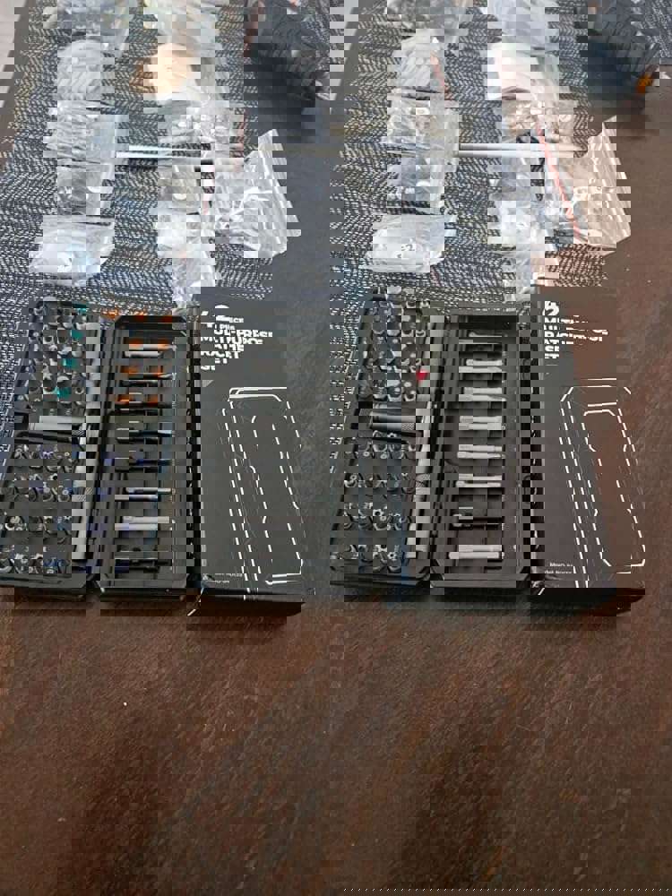 1142869