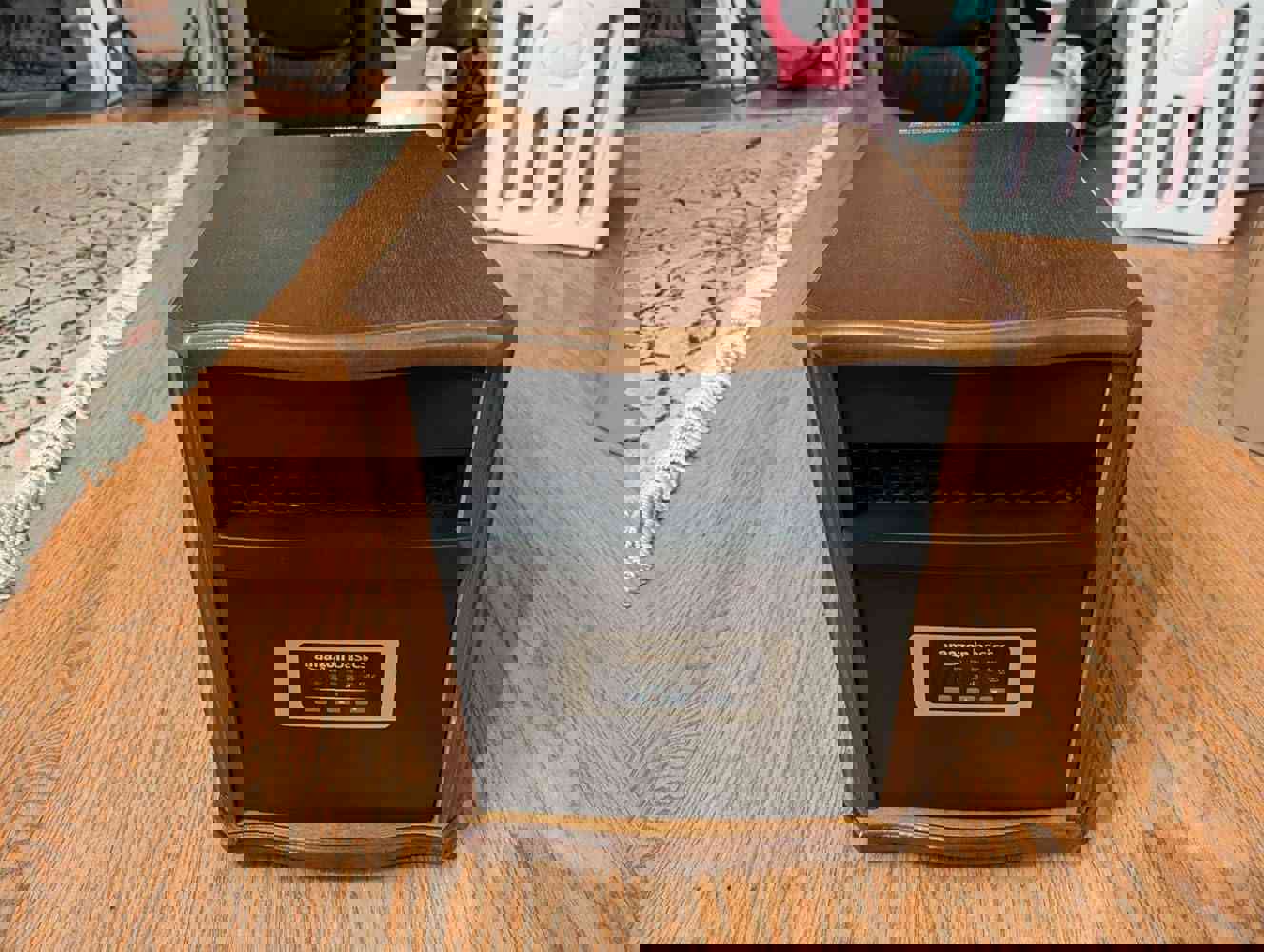 1210913