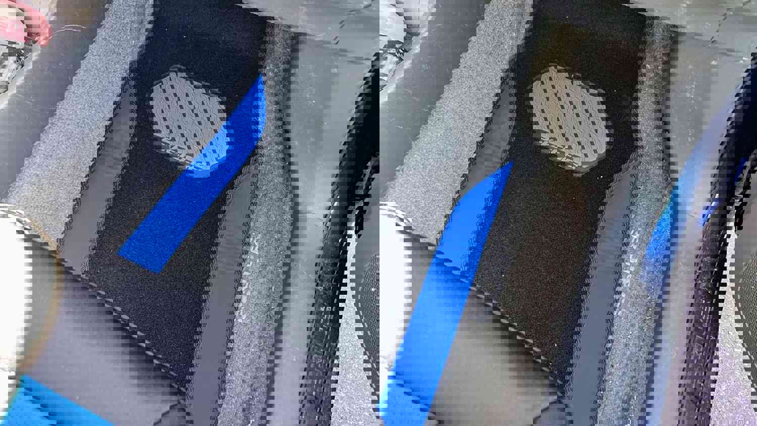 1211102