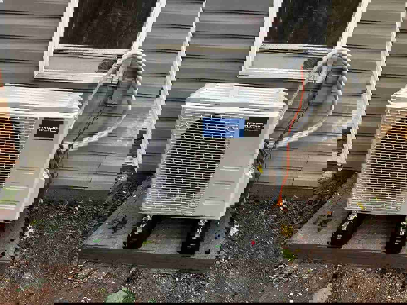 1213058