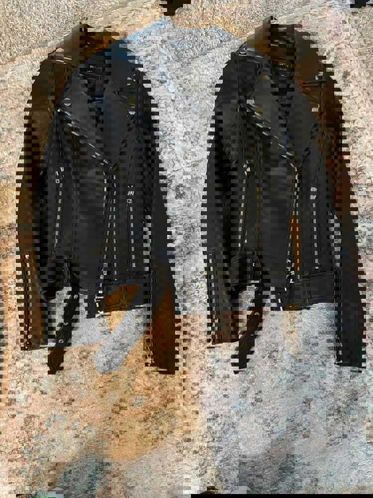 1247302
