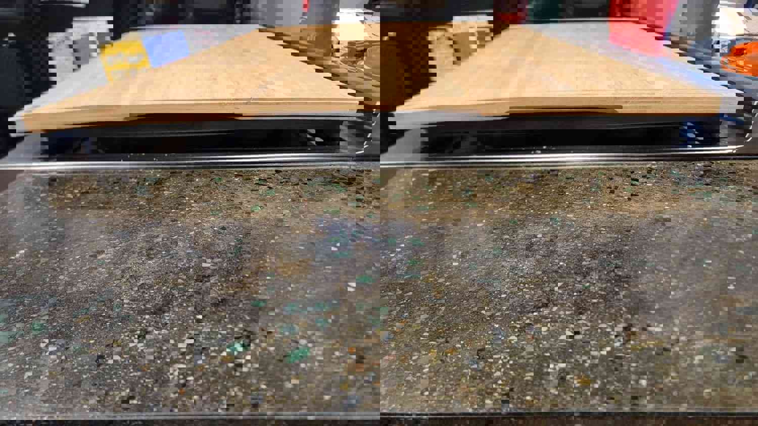 1259800