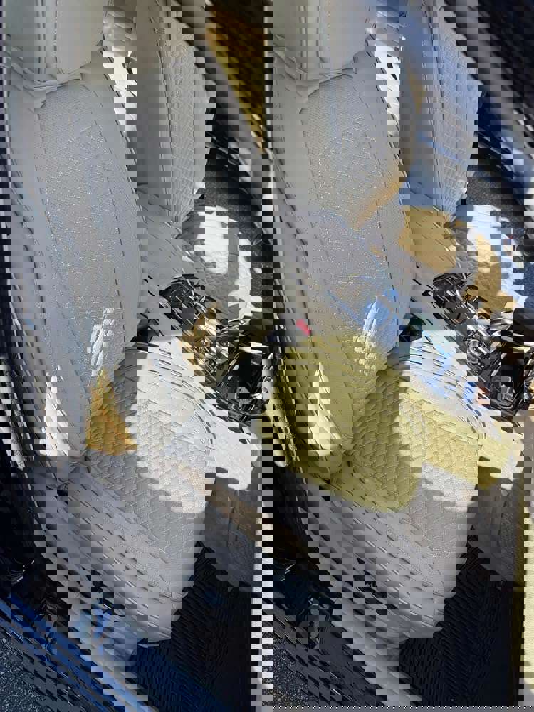 1256123