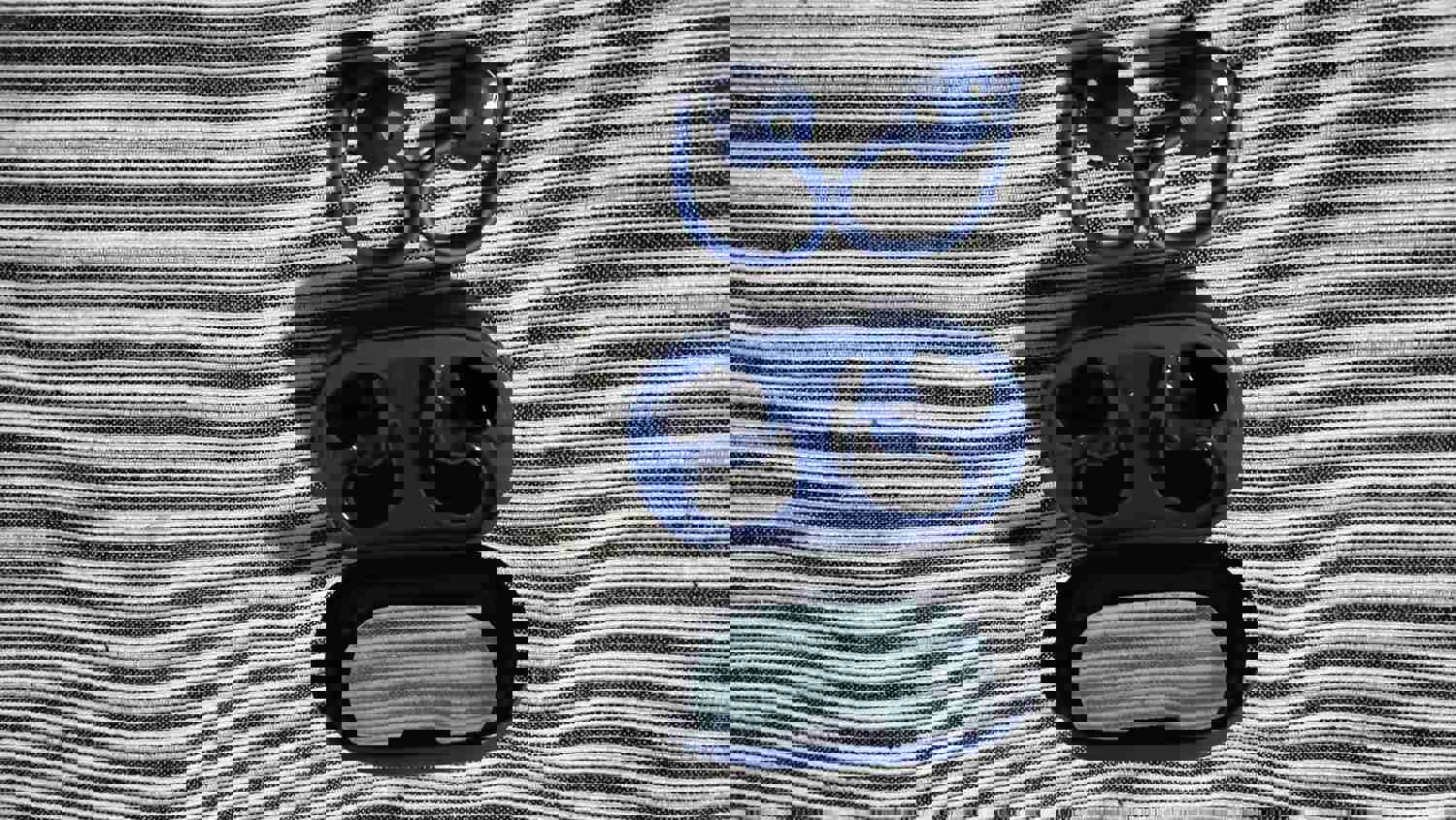 1259698