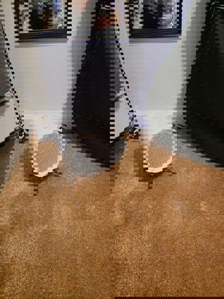 1299587
