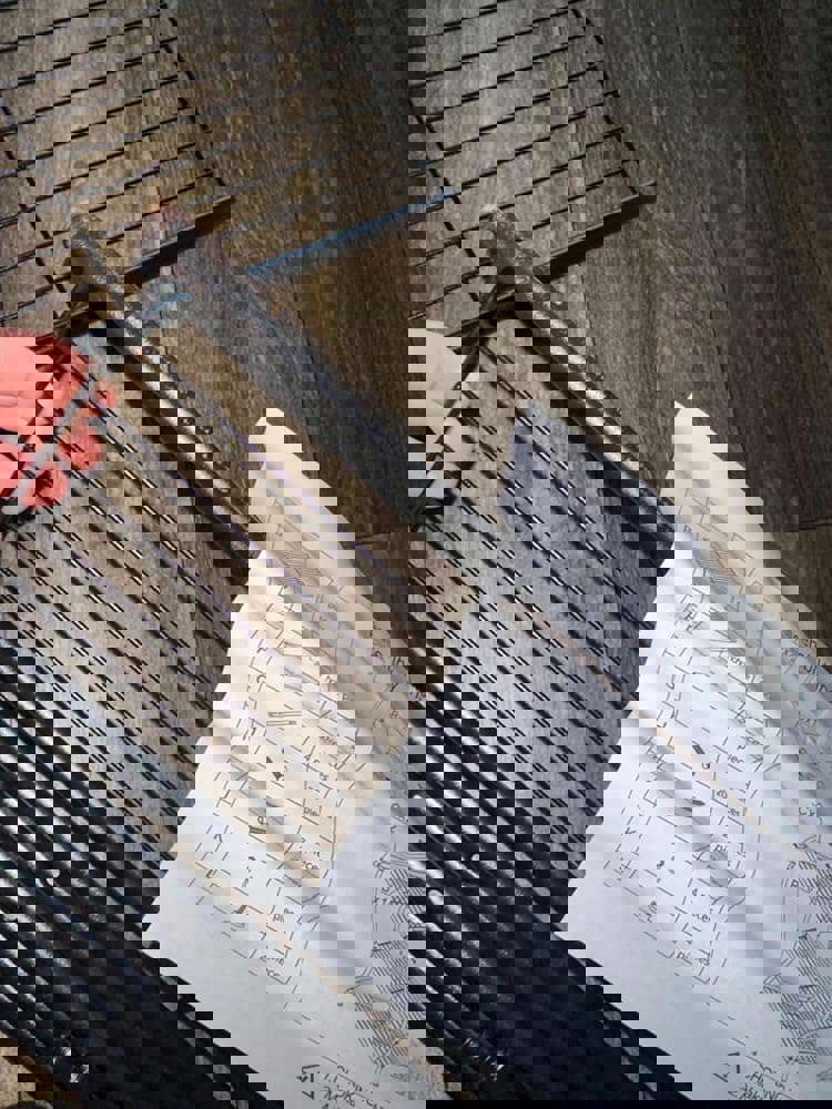 1298733