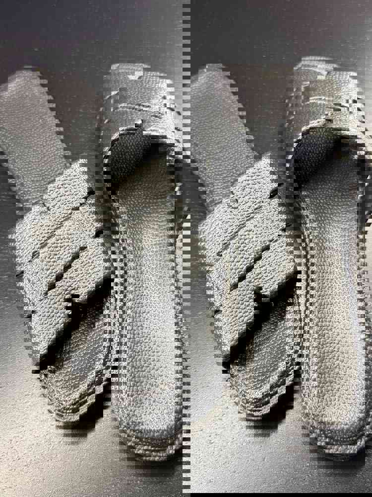 1294370