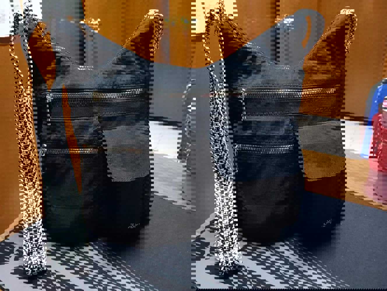 1298835