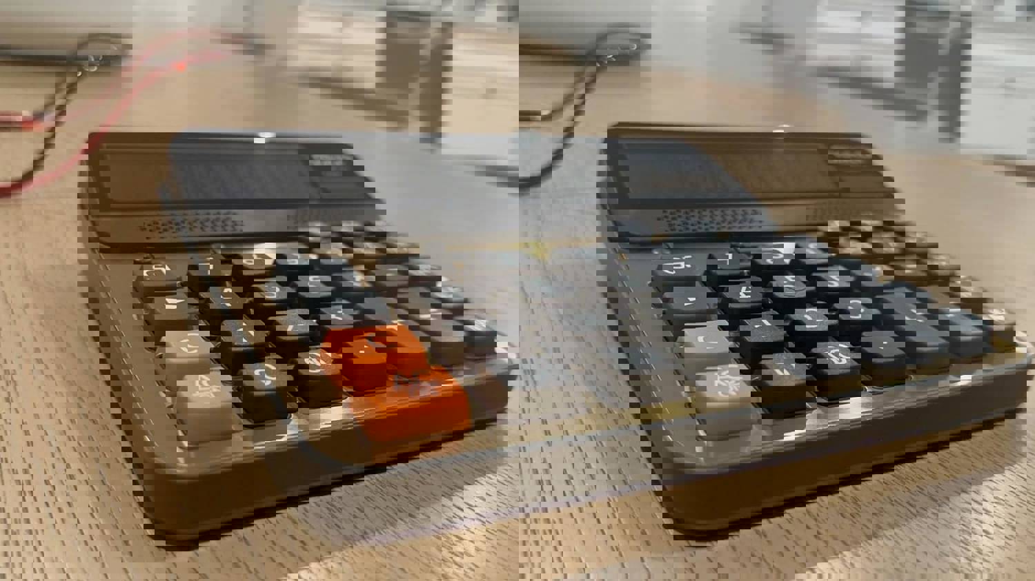 1293585