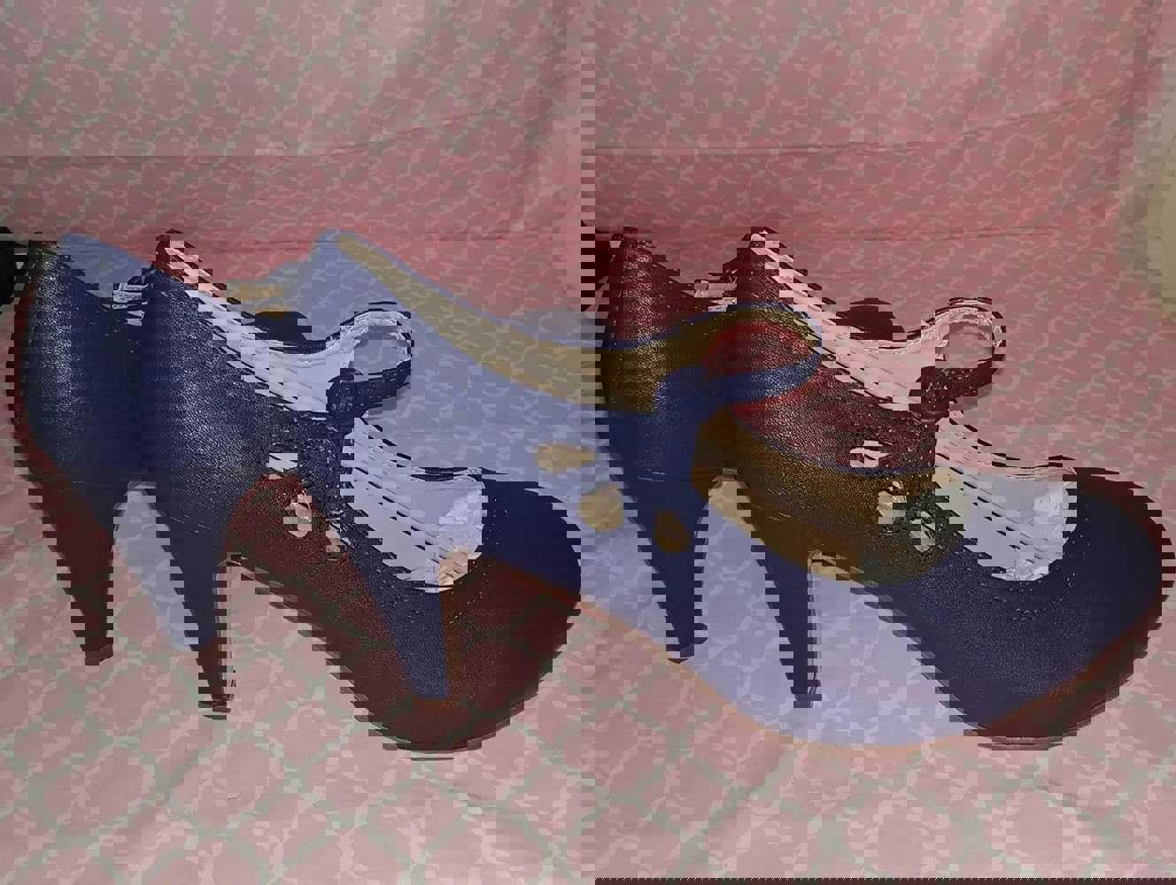 1302592