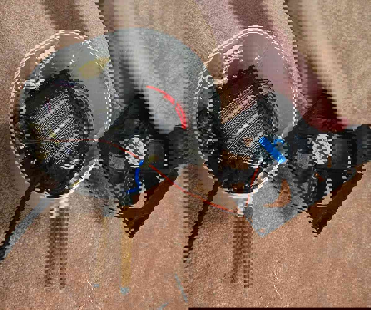1299589
