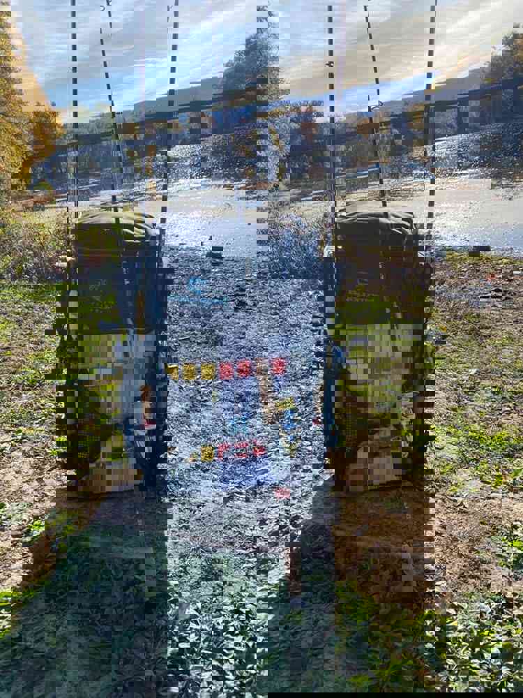 1304980