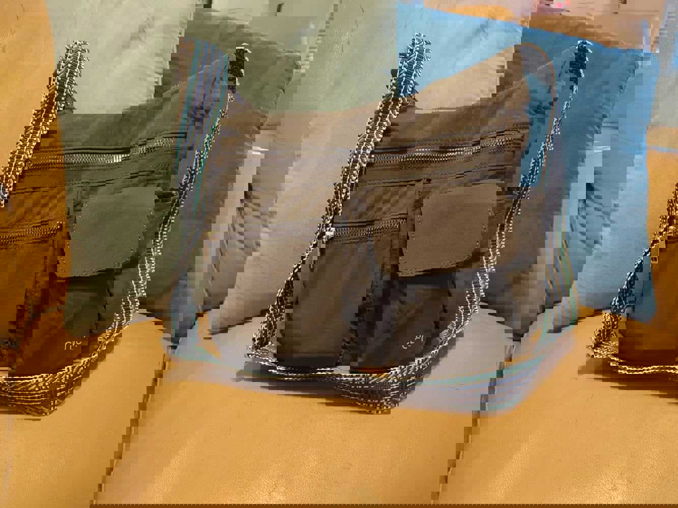 1298831