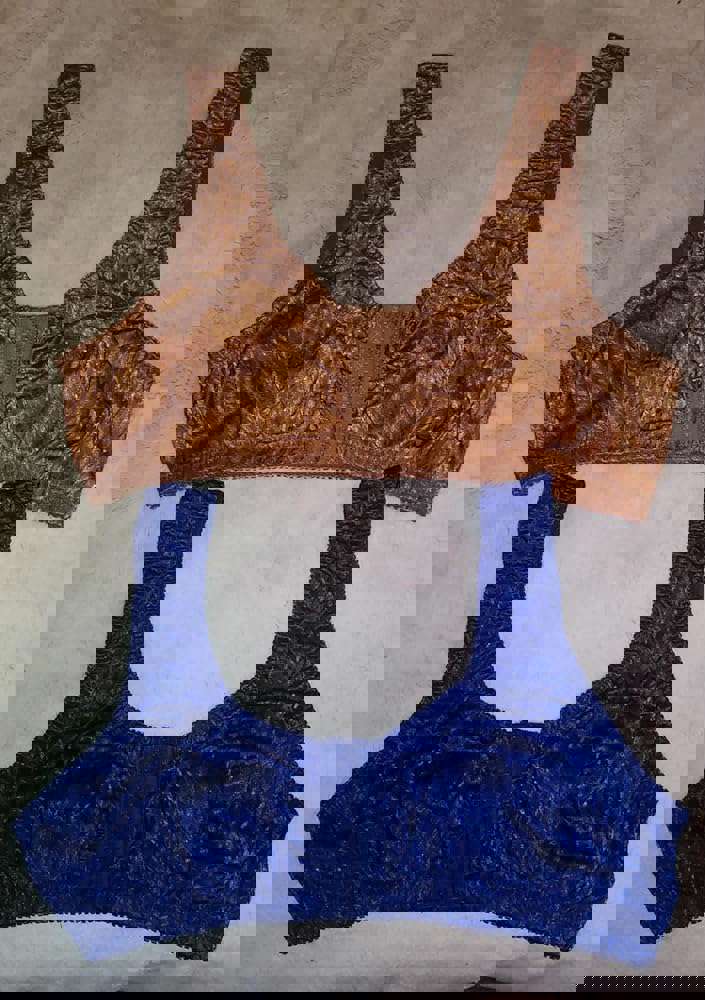 1302940