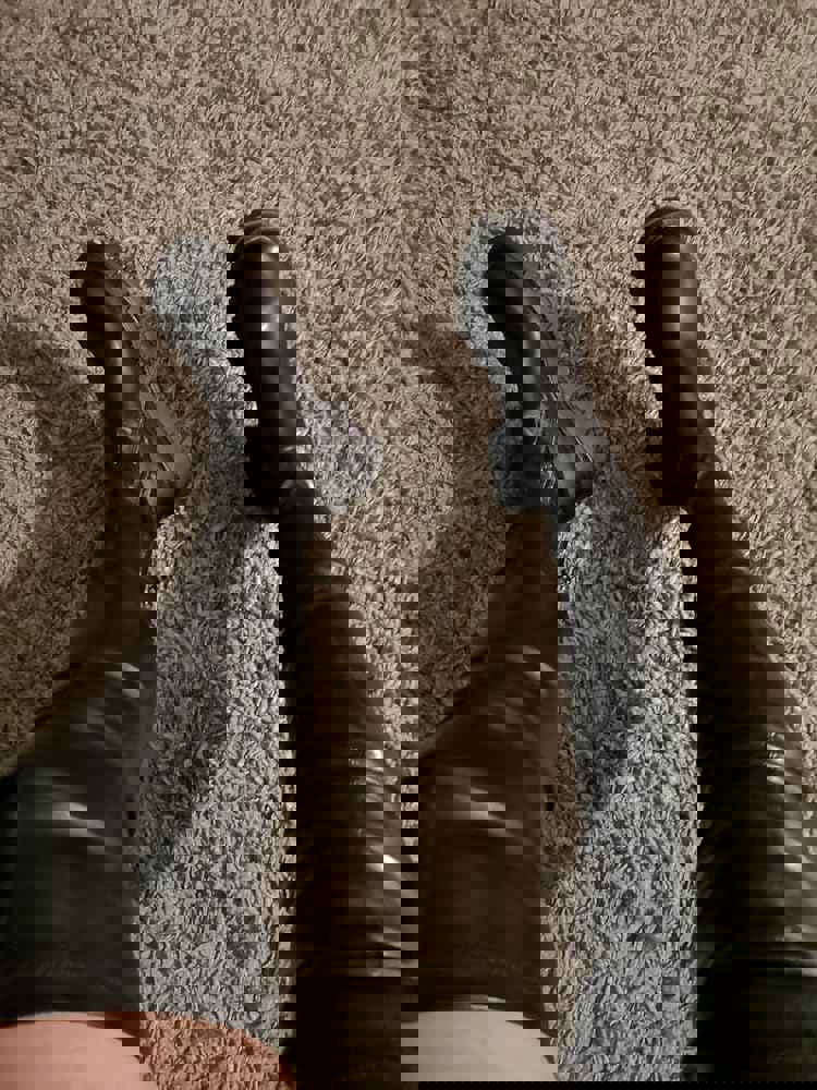 1304359