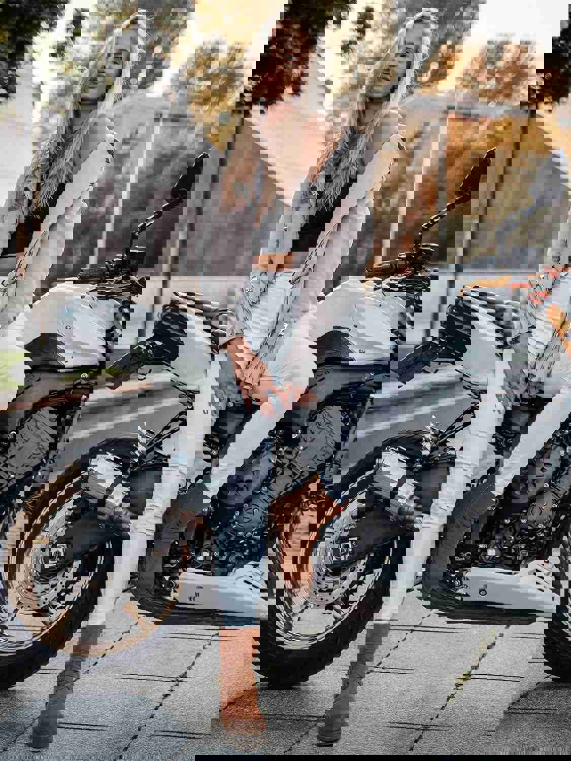 1302879