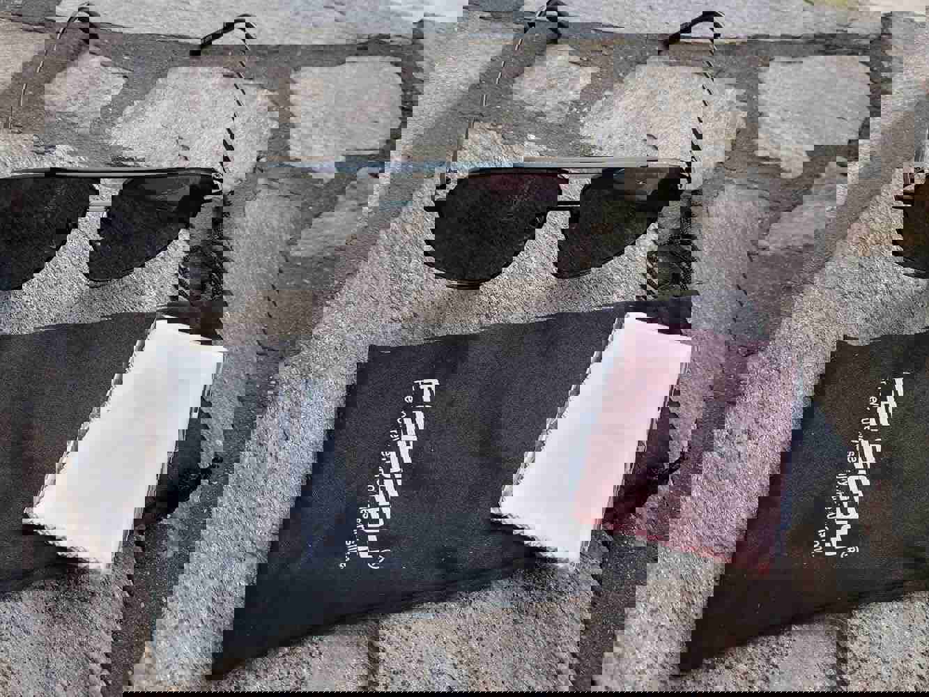 1305319