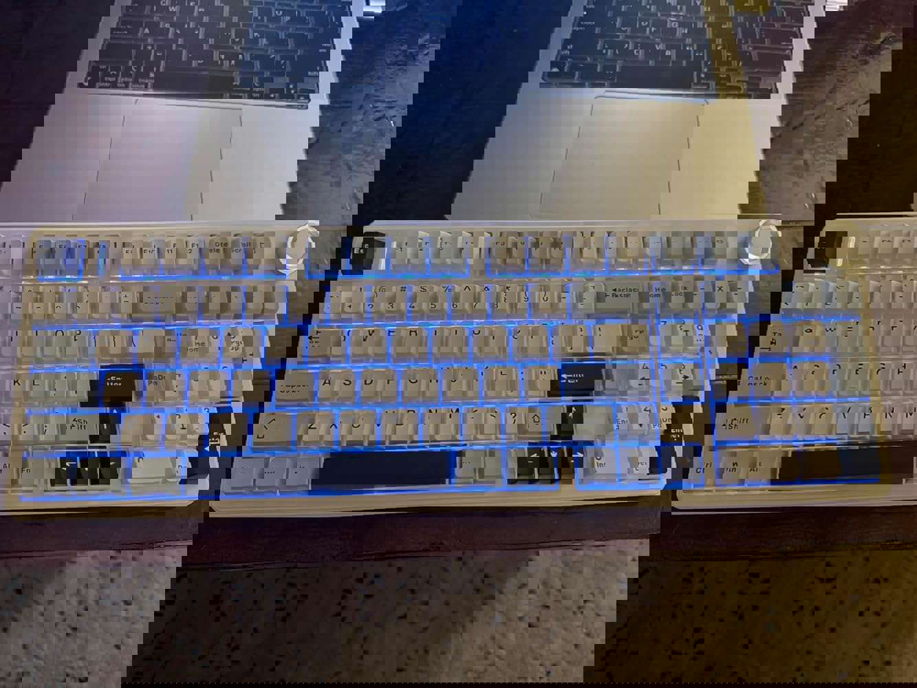 1308693