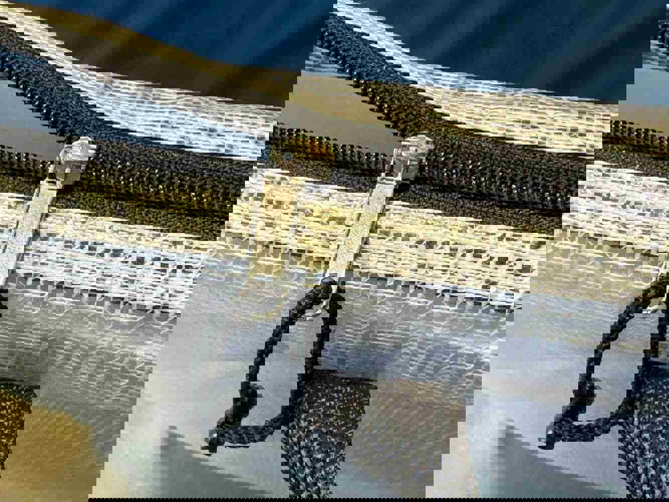 1308833