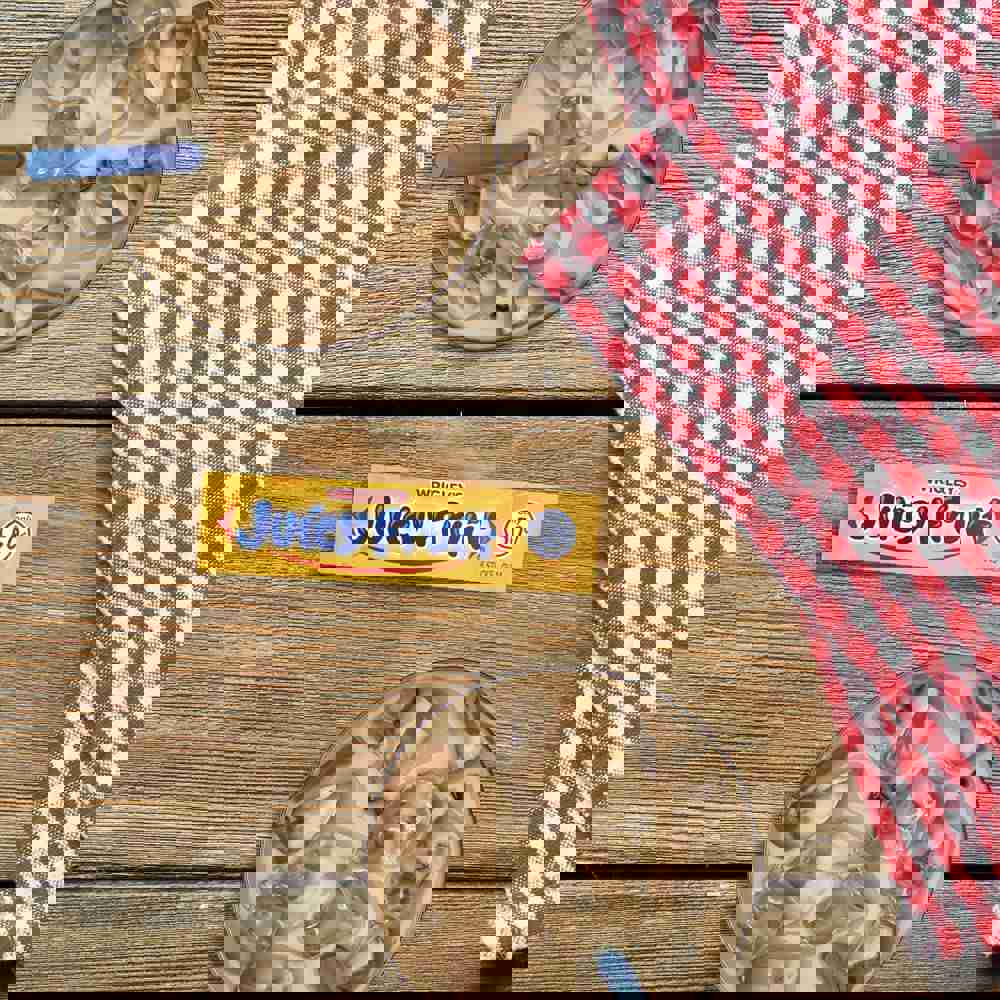 1313571