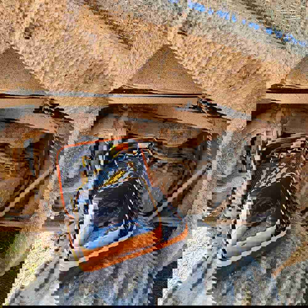 1365933