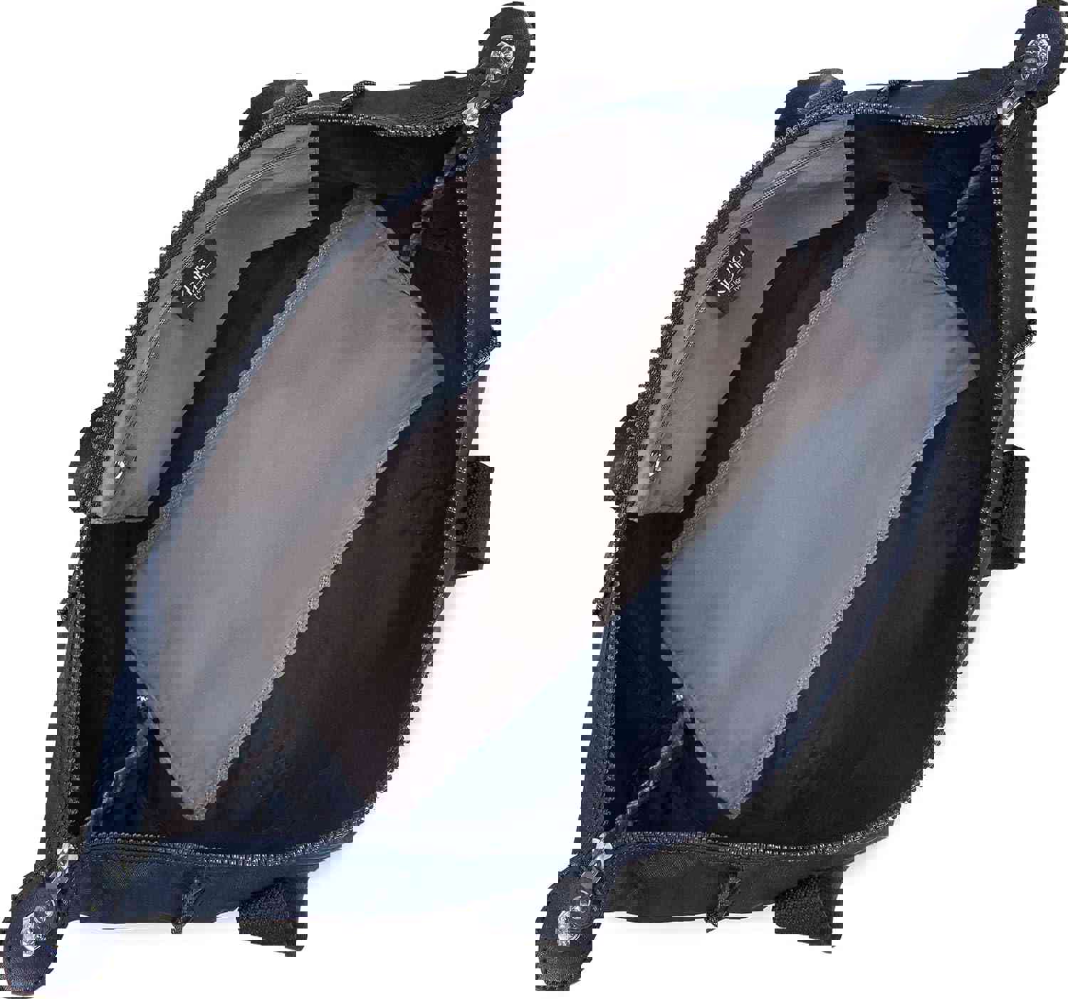 1365860