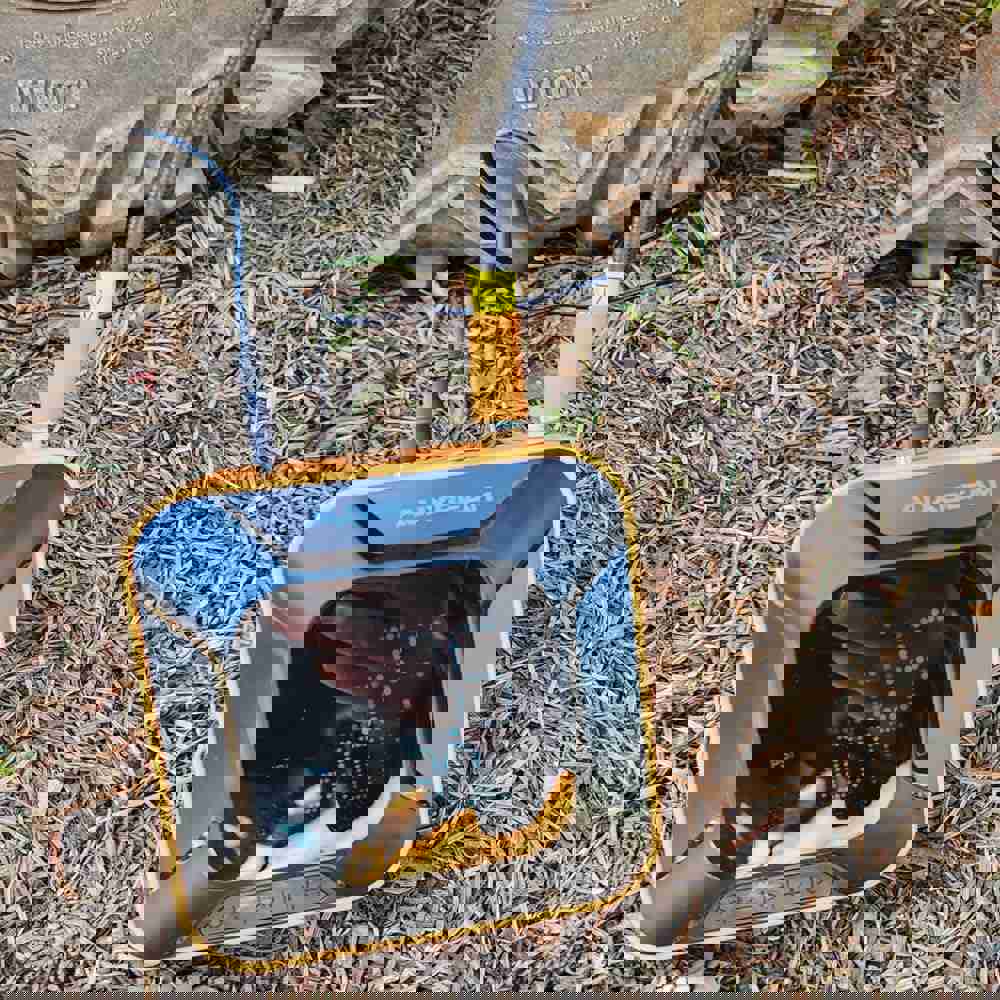 1365932