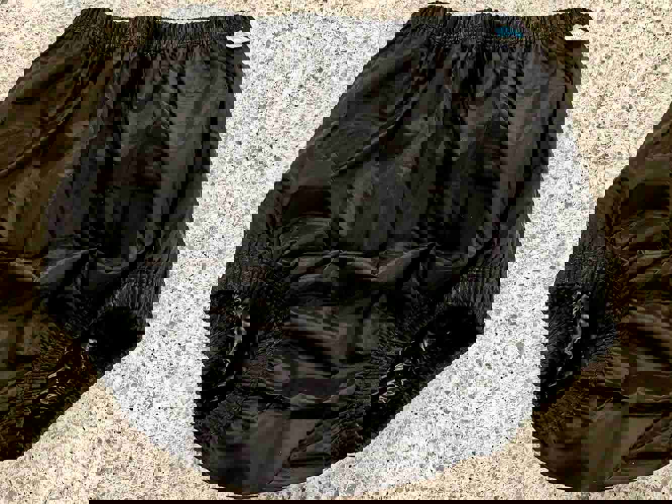 1365896