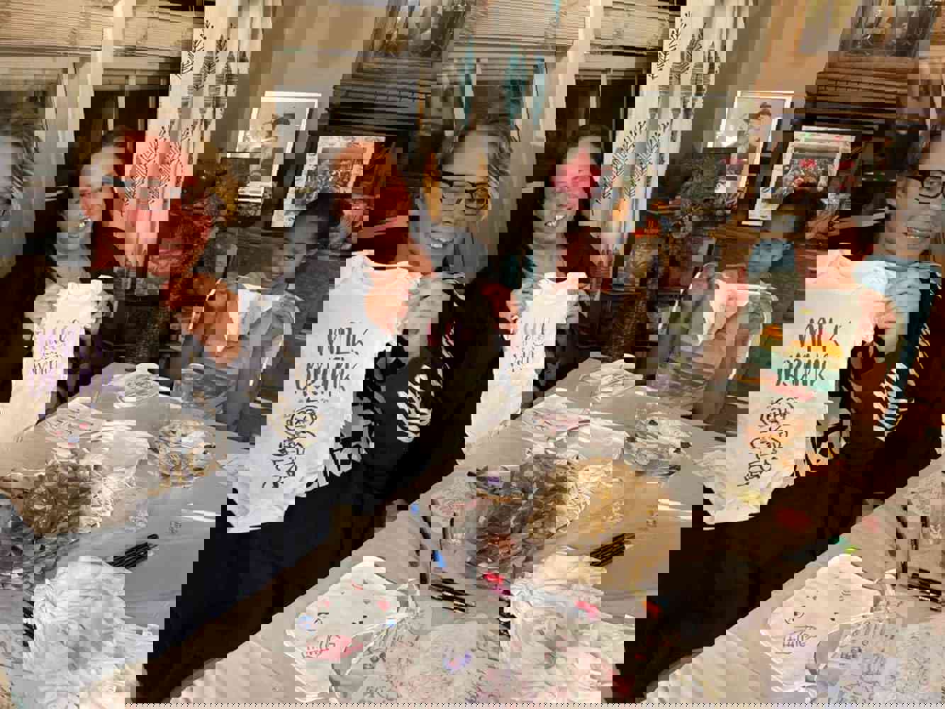 1366273