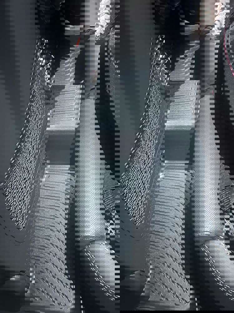 1483841