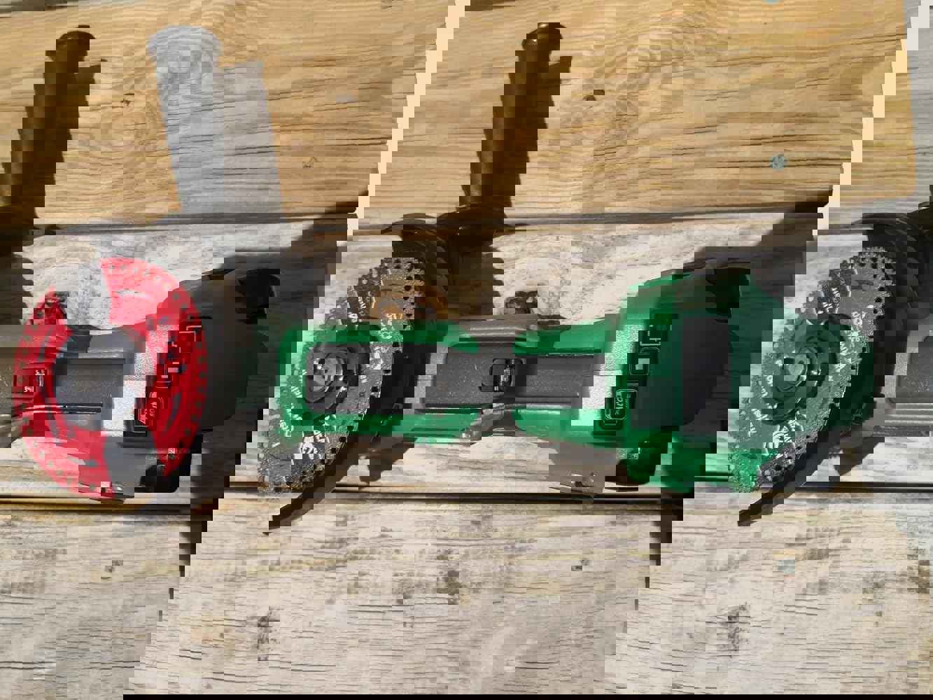 1483808