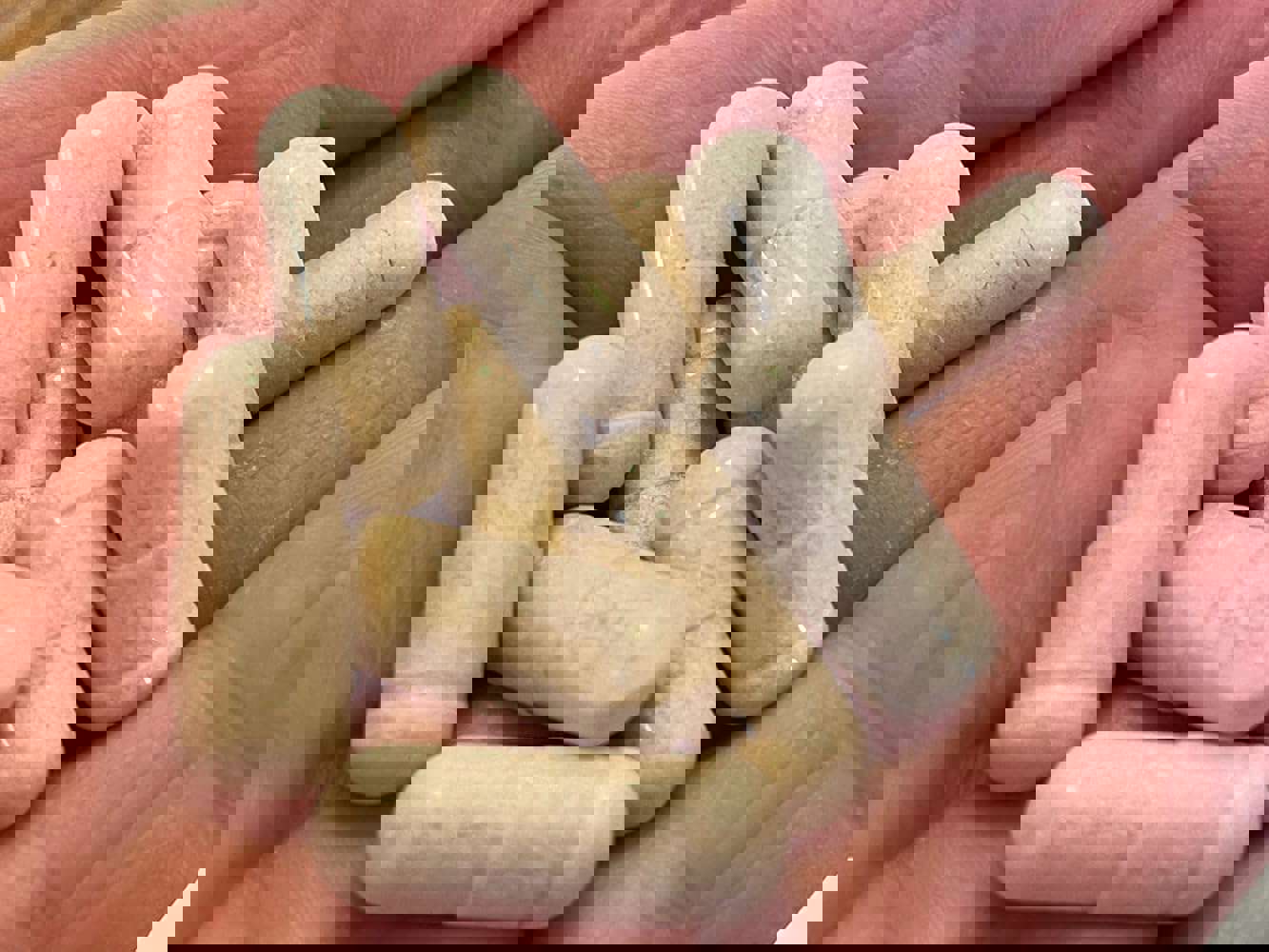1537069