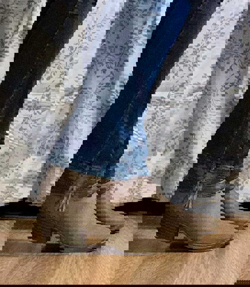 1537546