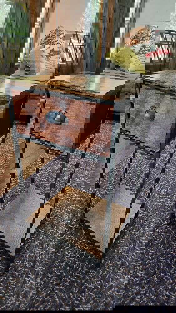 1537517
