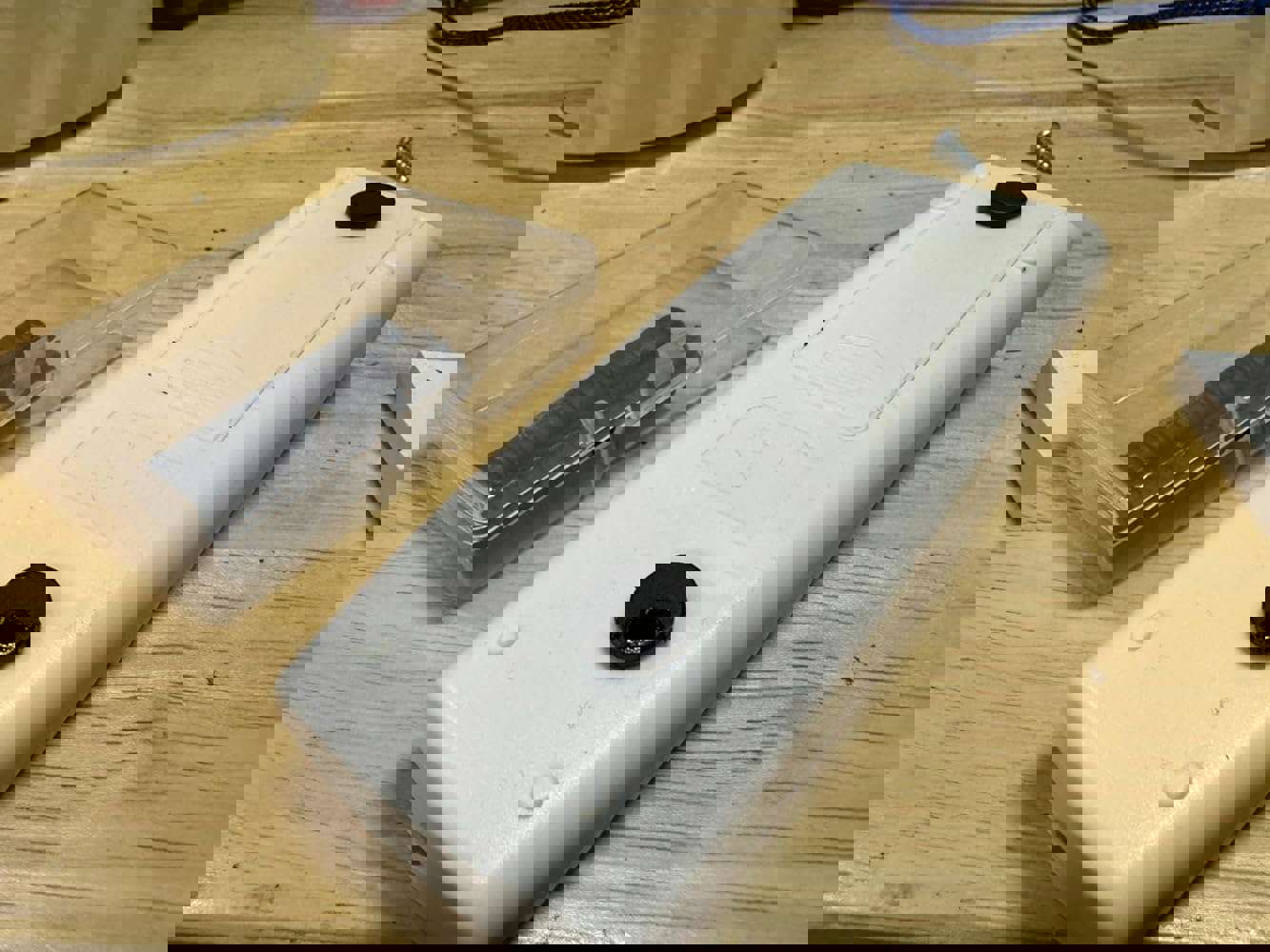 1537696