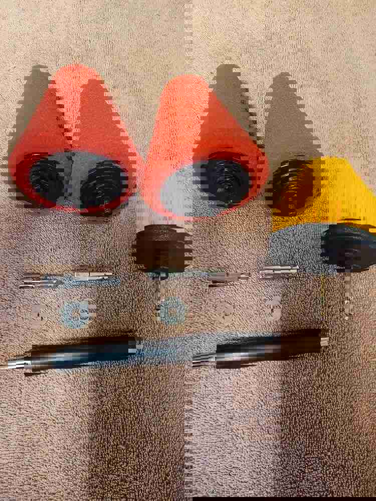 1537756