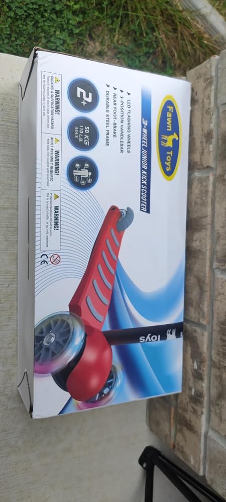 Fawn Toys 3-Wheel Junior Kick Scooter Flashing Wheels/Lean to Turn/Indoor/Outdoor 36 Months+