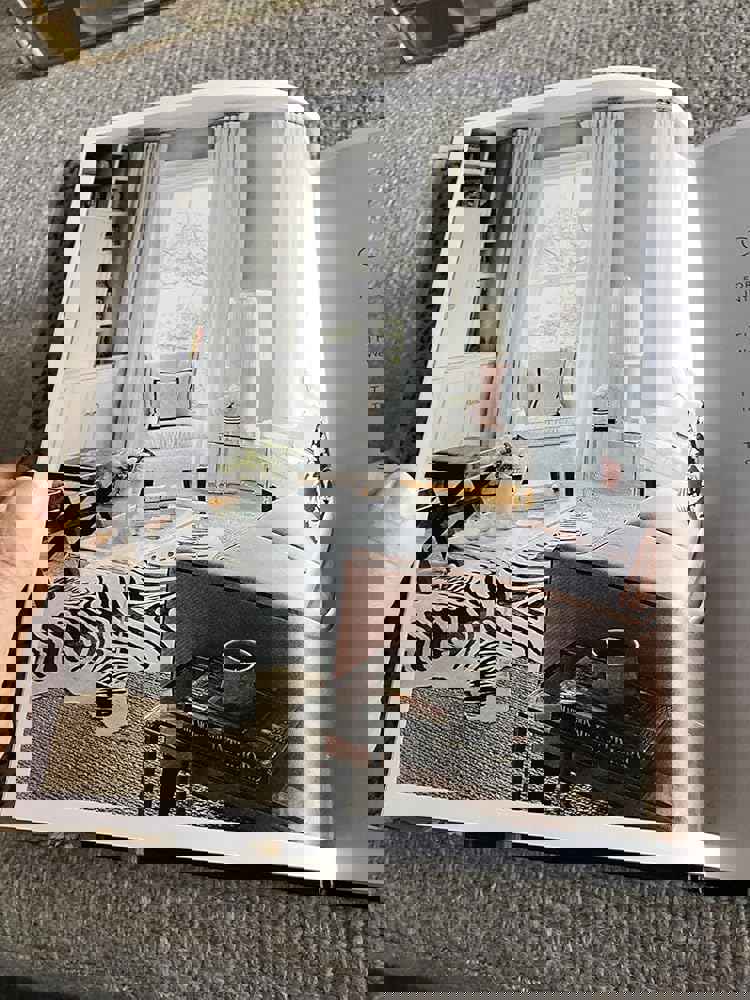 1541235