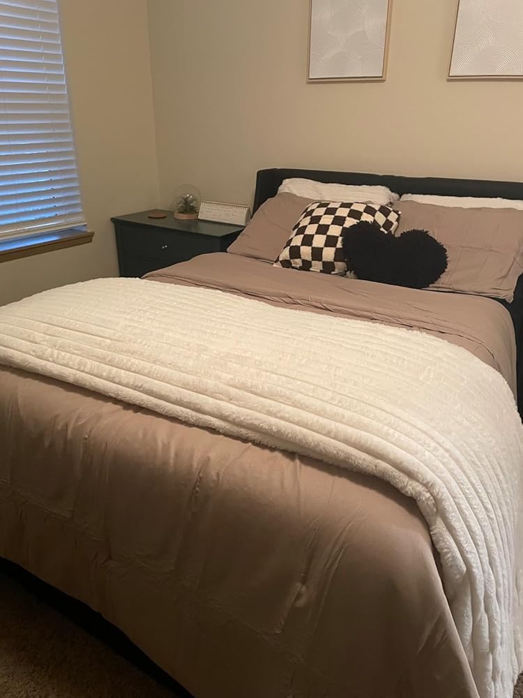 Bedsure Twin Comforter Set 4 Pieces - Bed in a Bag with Checkered Throw Blanket and Decorative Pillow, Lightweight Bedding Comforter Sets, All Season Boho Bedding, Linen Beige