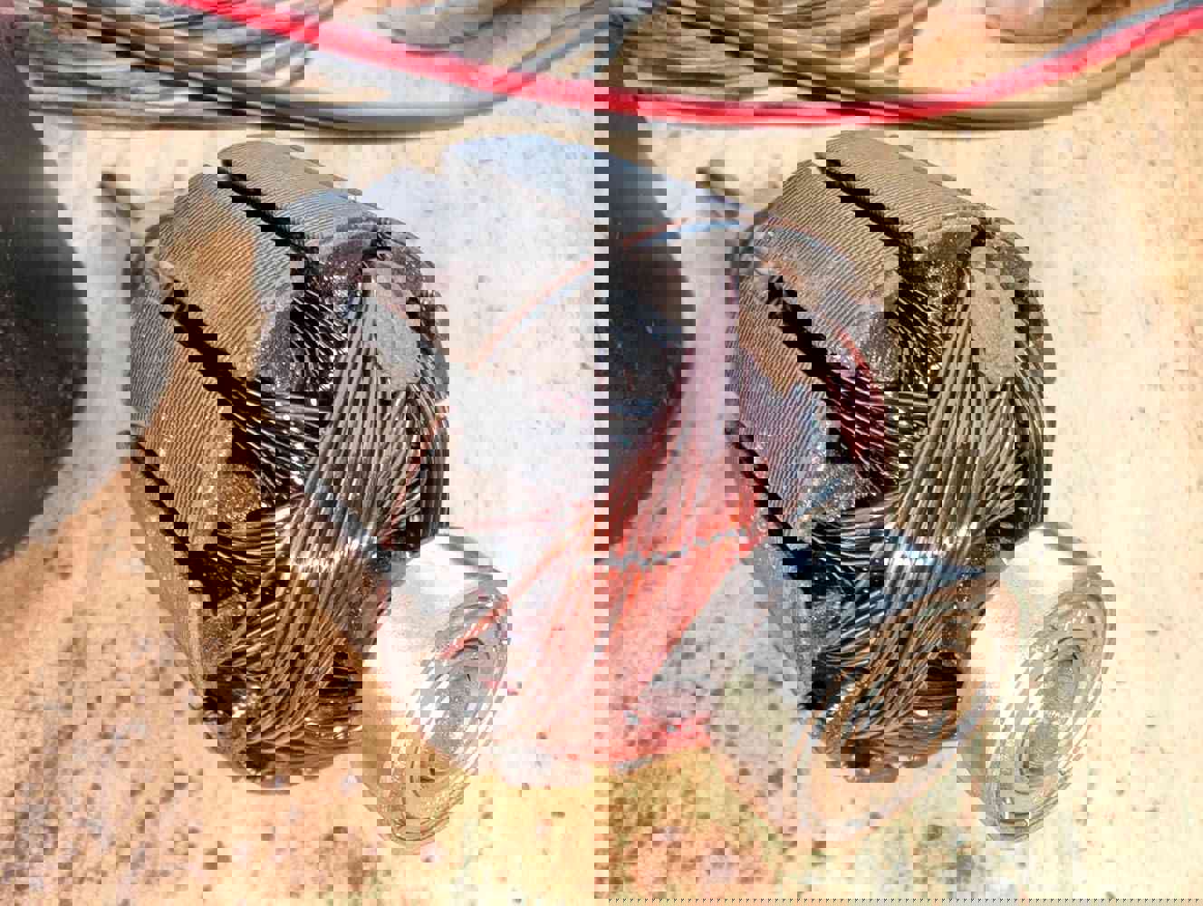 1542565