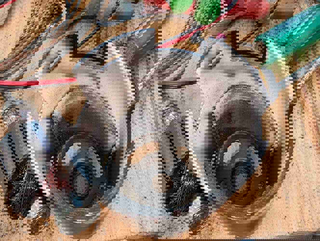 1542566