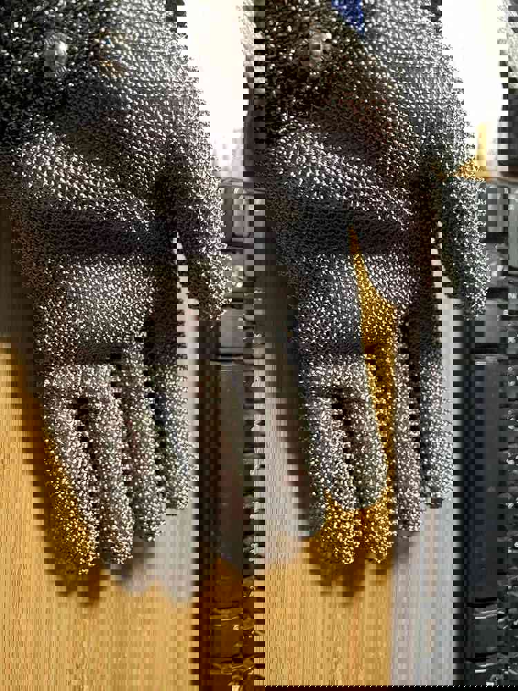 1541886