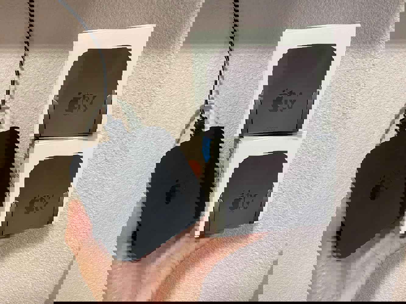 1546569