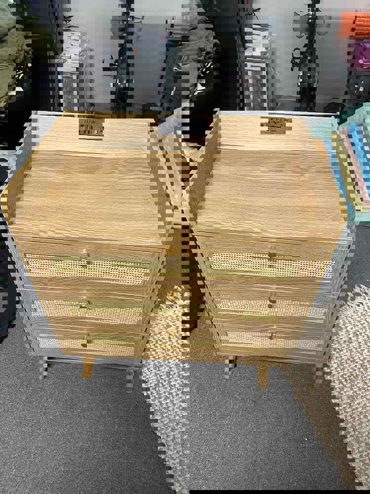 1547367