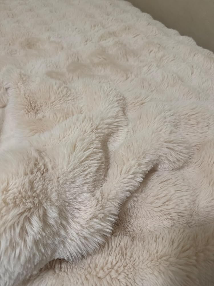 Beige Throw Blanket for Bed, Couch, Living Room - 60 X 80 in Faux Fur Blanket - Big Fluffy Throw - Luxury Boho - Ultra-Soft and Comfortable Bed Blanket - Aesthetic (Beige, 60 X 80)
