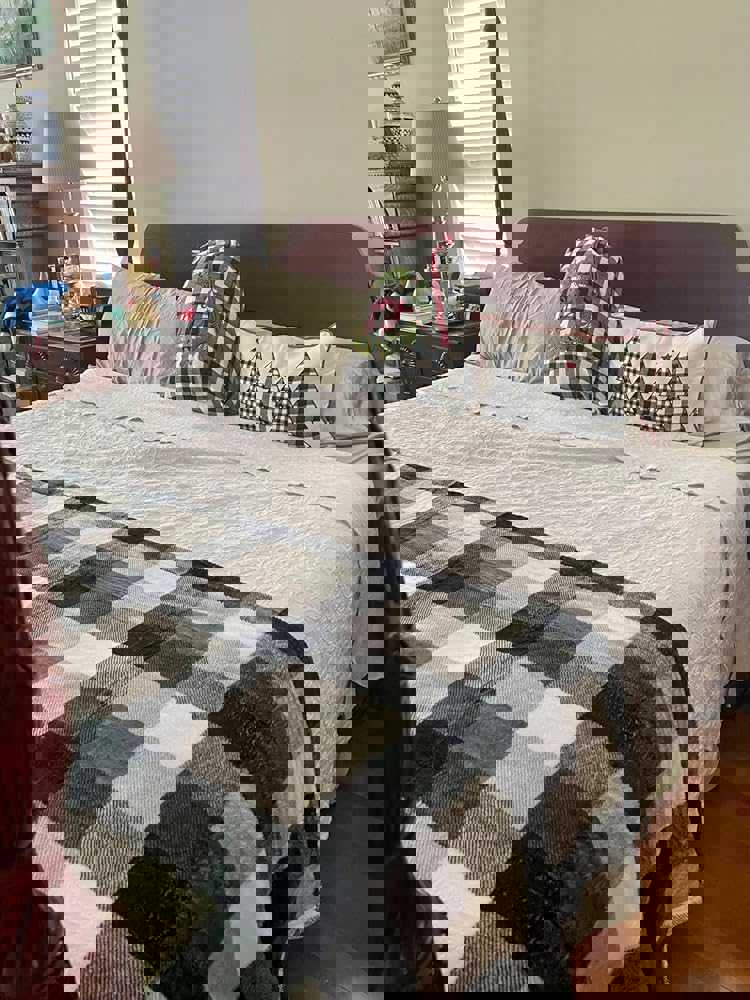 SOCHOW Flannel Fleece Throw Blanket 50 x 60 Inches, All Season Plaid Red/Grey Blanket for Bed, Couch, Car