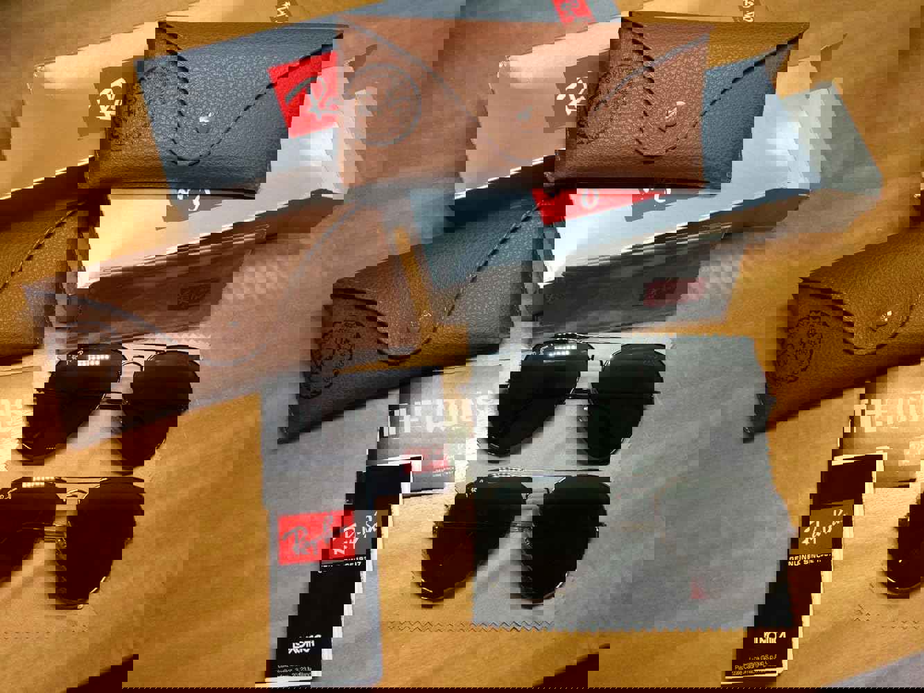 2883946
