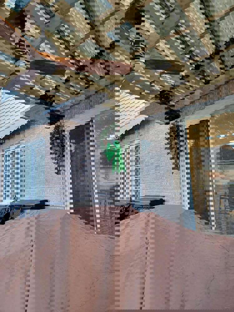 2883619