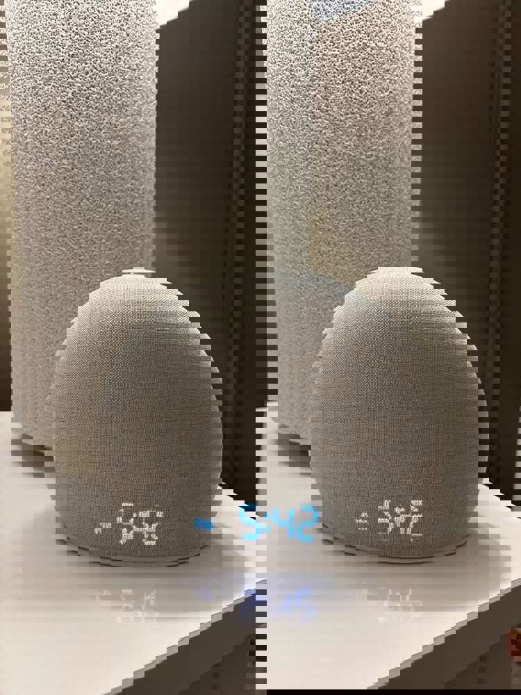 2884329