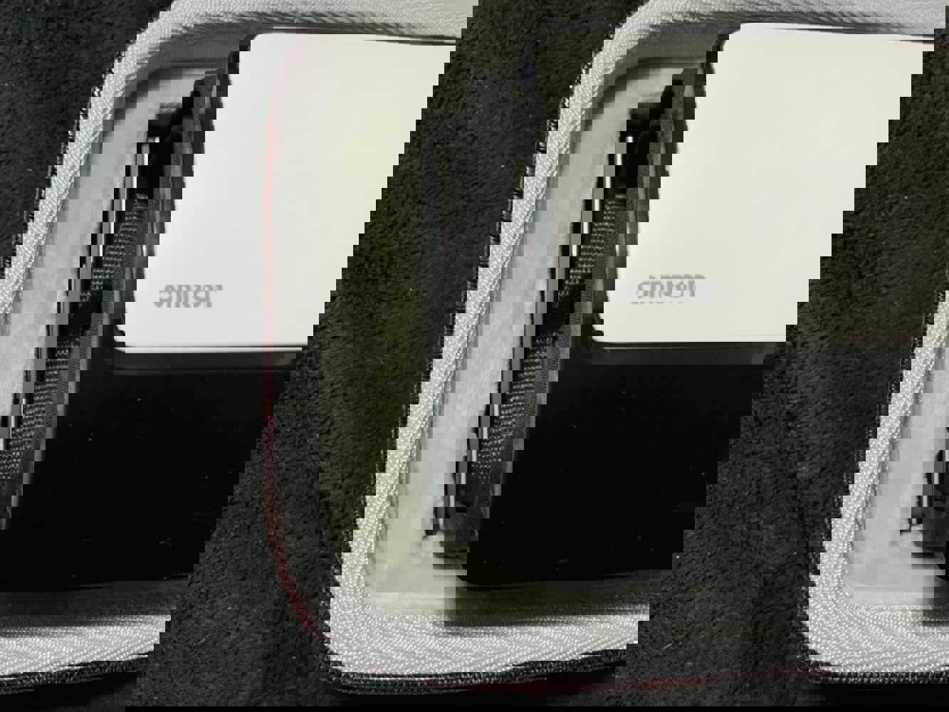 2884400